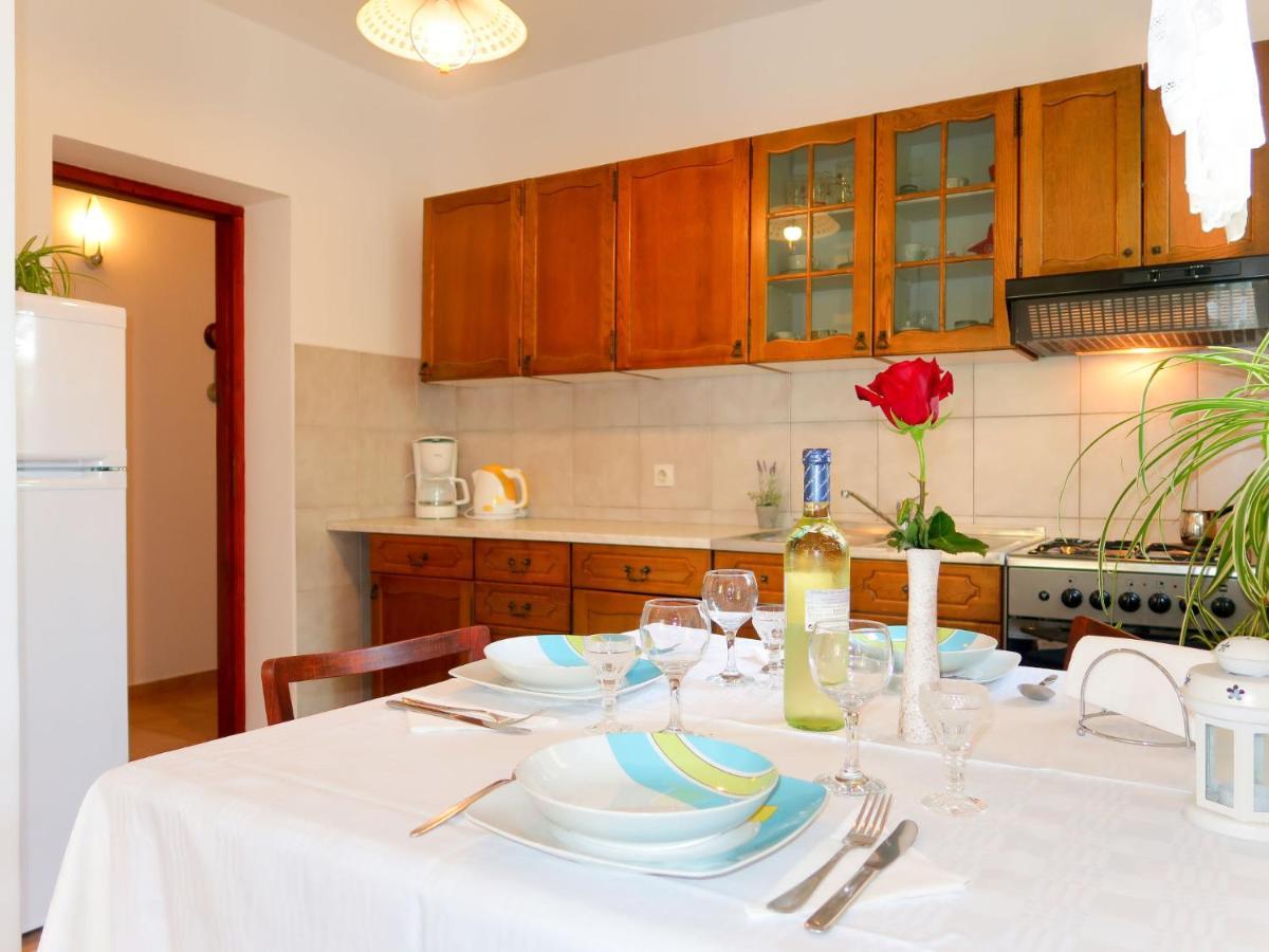 Apartment Vera - Mlk326 By Interhome Malinska Kültér fotó